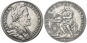 ROMA
Innocenzo XII (Antonio Pignatelli), 1691-1700.
Piastra 1694 a. IIII.
Ag gr. 31,54
Dr. INNOCEN - XII PONT M A IIII. Busto a d. con camauro, st...