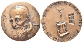 PADOVA
San Lepoldo da Castelnuovo, 1866-1942.
Medaglia 1992 opus P. Perin
Æ gr. 178,59 mm 60,3
Dr. P LEOPOLDO (firma) - 1866-1942. Busto del Santo...