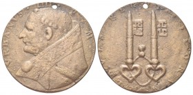ROMA
Urbano IV, 1261-1264.
Medaglia di restituzione.
Æ gr. 20,13 mm 37,4
Dr. VRBANVS IIII - P M. Busto a s., con piviale.
Rv. CLAVES REGNI - COEL...