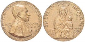 ROMA
Pio XII (Eugenio Pacelli), 1939-1958.
Medaglia 1950 a. XI opus A. Mistruzzi.
Æ gr. 76,90 mm 60,5
Dr. PIVS XII ROMANVS PONT MAX AN XI / AN L A...