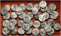 Lote de 62 denarios de Septimio Severo. A examinar. BC+/MBC+.