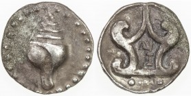 HAMSAVATI: Anonymous, late 4th or 5th century, AR tanka (9.40g), Mahlo-15a, conch shell // srivatsa, with ankus inside, 2 pellets below, early style, ...