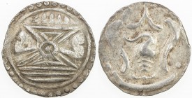 SRIKSHETRA: Anonymous, ca. 5th century, AR tanka (11.08g), Mahlo-12b, bhadrapitha with 5 lamps above // srivatsa, conch shell inside, with "nose" and ...
