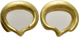 CELTIC. GOLD "Rouelles". 

Obv: .
Rev: .

. 

Condition: Very fine.

Weight: 4.04 g.
 Diameter: 13 mm.