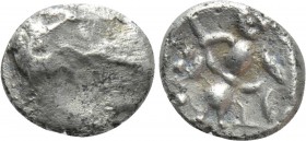 EASTERN EUROPE. Noricum (1st century BC). Obol. 

Obv: Stylized head left.
Rev: Athena Alkis right.

Cf. Obolos 5, lot 23; Cf. Numismatik Naumann...