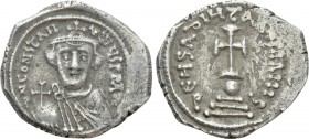CONSTANS II (641-668). Hexagram. Constantinople. 

Obv: δ N CONSTANTINЧS P P AЧ. 
Crowned and draped bust facing, holding globus cruciger.
Rev: δЄ...