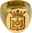 GREAT BRITAIN
Beautiful Signet Ring
In 18 k gold, armorial kitten of an unlisted motif, undoubtedly fancy about marquis crown, 

horseshoe, arrow ...