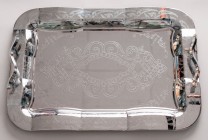 GREAT BRITAIN
Large engraved metal service tray
Large engraved metal service tray, two side handles. Modern orientalizing work made in England. Good...