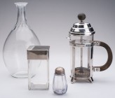 MIXED LOTS
Set consisting of 4 objects
1 / A water carafe faceted glass, height 21 cm.
2 / A vintage italian mocha coffee maker with pressure pisto...