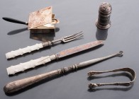 MIXED LOTS
Set consisting of five objects:
1 / A dessert cover (knife & fork), composite handle with nails, blade and metal fork.
2 / A pull laces,...