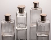 MIXED LOTS
Set consisting of 4 flasks of toilet
1 / A pair of the firm Keller Paris, guarantee Minerve, height 10 cm. Good condition.
2 / A bottle ...