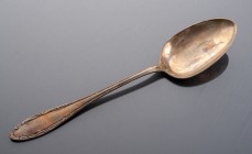 SWITZERLAND
Silver service spoon
Silver service spoon, frieze on the spatula and ribbon. Work of the late nineteenth century, probably Swiss. No pun...
