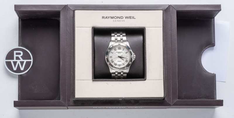 SWITZERLAND
Raymond Weil Geneva wristwatch
Tango Swiss made model, quartz move...