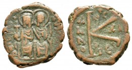 ½ Follis Æ
Justinus II & Sophia (565-578), Throne
22 mm, 5,42 g
