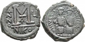 Follis Æ
Justinus II & Sophia (565-578), Throne
22 mm, 5,42 g