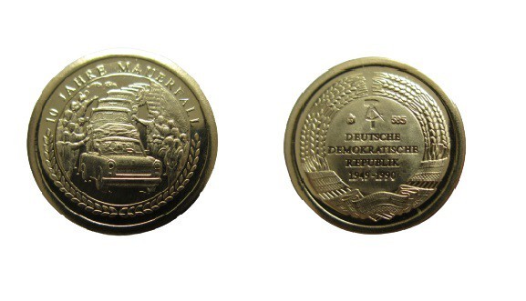 Medal AV
Germany, 10 Jahre Mauerfall, Trabi, Gold 585/1000
11 mm, 0,5 g