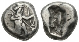 Greek Coins ACHAEMENID EMPIRE. Time of Artaxerxes II to Darius III (Circa 375-330 BC). Siglos. 5.1GR 15.1MM
Obv: Persian king in kneeling-running stan...