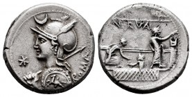 Licinius. P. Licinius Nerva. Denarius. 113-112 BC. Uncertain mint. (Ffc-802). (Craw-292/1). (Cal-888). Anv.: Diademed head of Roma left, holding spear...