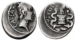 Augustus. Quinarius. 28-26 BC. Rome. (Spink-1568). Rev.: (ASIA R)ECEPTA. Victory standing left over mystic basket. Ag. 1,84 g. Knocks on reverse. Almo...