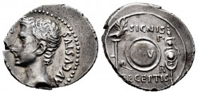 Augustus. Denarius. 19 BC. Colonia Patricia (Córdoba). (Ffc-184). (Ric-86b). (Cal-751). Anv.: CAESAR AVGVSTVS bare head of Augustus left. Rev.: SIGNIS...