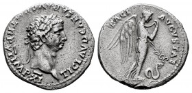 Claudius. Denarius. 46-47 AD. Lugdunum. (Ric-39). (Rsc-58). Anv.: TI CLAVD CAESAR AVG P M TR P VI IMP XI, laureate head right. Rev.: PACI AVGVSTAE, Pa...