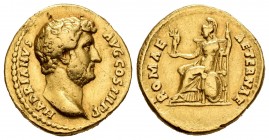 Hadrian. Aureus. 134-138 AD. Rome. (Ric-265a). (Ch-1311). (Cal-1361). Anv.: HADRIANVS AVG COS III P P. bare head right. Rev.: ROMAE AETERNAE. Rome sea...