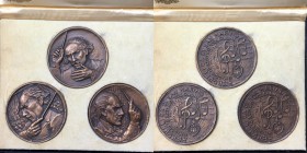 San Marino. Trittico di medaglie in bronzo commemorative del XX anniversario della morte di Arturo Toscanini 1977. AE 70mm 180g (cad.) con cofanetto