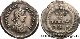 ARCADIUS
Type : Silique 
Date : 394/395-400 
Mint name / Town : Milan 
Metal : silver 
Millesimal fineness : 900  ‰
Diameter : 18  mm
Orientation dies...