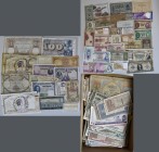 Alle Welt: Box with over 750 banknotes all over the world. Nice mix, some of the banknotes are in UNC quality. Not only common countries but almost 80...