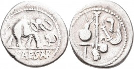 Gaius Iulius Caesar (49/48 v.Chr.): Denar, mobile Feldmünzstätte Caesars 49 - 48 Spanien oder Gallien. Elefant mit erhobenem Rüssel zertritt Schlange/...
