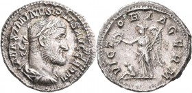Maximinus I. Thrax (235 - 238): Denar, Rom. Drapierte Büste mit Lorbeerkranz nach rechts, MAXIMINVS PIVS AVG GERM / Victoria steht mit Kranz und Palmz...