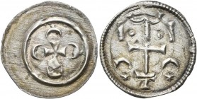 Ungarn: Bela III. 1172-1196: Denar. 0,20 g. Auf Doppelbogen stehendes Doppelkreuz, oben je ein Halbmond mit Stern, unten je ein Punkt und ein Strich /...