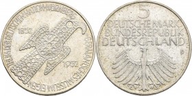 Bundesrepublik Deutschland 1948-2001: 5 DM 1952 D, Germanisches Museum, Jaeger 388. Kratzer, leicht angelaufen, sehr schön.
 [differenzbesteuert]