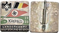 Medaillen Deutschland: Drittes Reich: Anstecknadel, emailliert, Länderkampf Deutschland-Belgien 1939, 30,25 x 27,28 mm, 10 g, mit intaktem Nadelsystem...