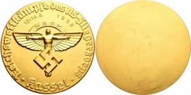 Medaillen Deutschland: Drittes Reich: Einseitige vergoldete Weißmetallmedaille 1938, Reichswettkämpfe des NS-Fliegerkorps Kassel. Kaiser 1239, 82 mm, ...