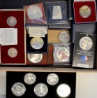 Alle Welt: Kleines Lot diverse Münzen, überwiegend Silber, dabei: 11 x 1 OZ Silber Eagle, 2 x 1 Dollar Olympiade LA, 2 Sets a 5 Münzen Olympiade Moska...