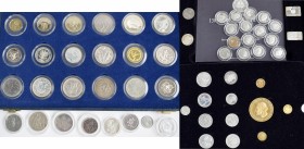Alle Welt: Kassette der FIFA zur Fußball WM in Spanien 1982 mit 18 Münzen, dabei noch 8 Münzen lose sowie die Kassette Abschieds-Collection 130 Jahre ...