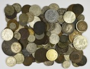 Alle Welt: Kleine Tüte mit diversen Münzen aus aller Welt, überwiegend vor 1950, dabei auch Stücke vor 1900 und Silbermünzen dabei.
 [differenzbesteu...