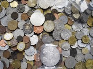 Alle Welt: Ca. 2 Kilo an diversen Münzen aus aller Welt, auch als Kiloware bekannt, dabei bisschen Nominale gesichtet.
 [differenzbesteuert]
Gebotsl...