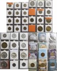 Australien: 3 prallgefüllte Alben mit Münzen aus Australien. Es handelt sich hierbei um eine liebevoll zusammengetragene Sammlung von Umlauf- und Gede...
