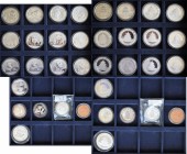 China - Volksrepublik: Kleine Serie China Panda Münzen, dabei: 14 x 10 Yuan und 4 x 5 Yuan. Diverse Jahrgänge.
 [differenzbesteuert]