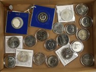 DDR: Kleines Lot 20 diverser Münzen der DDR, davon 2 x in PP original verplombt und 1 x als Probe.
 [differenzbesteuert]
