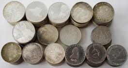 Bundesrepublik Deutschland 1948-2001: Sammlung diverser 5 und 10 DM Gedenkmünzen der BRD. Dabei auch 2 x 10 Euro Münzen.
 [zzgl. 7 % Importspesen]