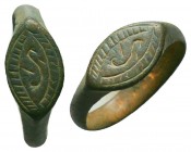 Crusaders bronze ring , 11th-12th century AD, 
Condition: Very Fine


Weight: 3,0 gram
Diameter: 20,2 mm