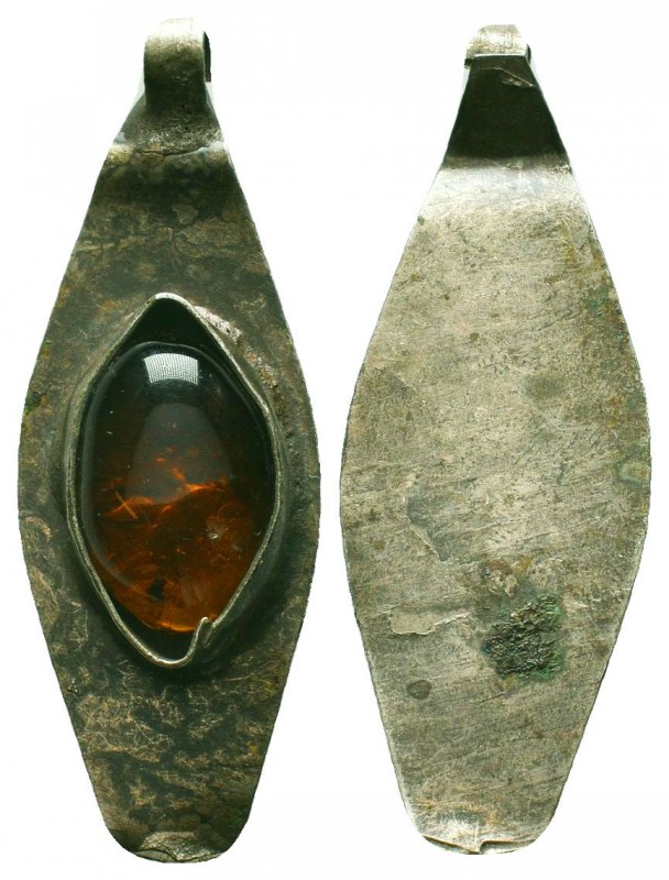 Ancient Roman Large Silver Pendant with an amber stone inlaid, c. 1st-3rd centur...