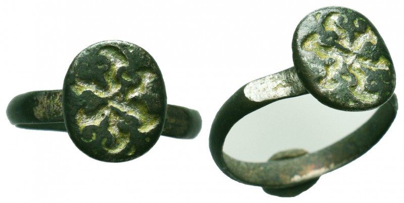 Byzantine Ring , c. 11th-13th century AD
Condition: Very Fine

Weight: 3,8 gram
...