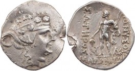 THRAKIEN MARONEIA
 AR-Tetradrachme 120-80 v. Chr., Hymn(...) und Alk(...) Vs.: Kopf des Dionysos mit Efeukranz n. r., Rs.: Dionysos steht mit zwei Sp...