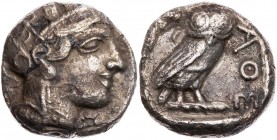 ATTIKA ATHEN
 AR-Tetradrachme 454-404 v. Chr. Vs.: Kopf der Athena mit Helm und Lorbeer n. r., Rs.: Eule steht n. r., Kopf v. v., links Ölzweig neben...