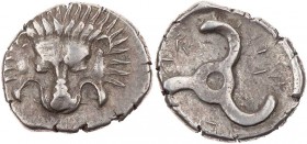 LYKIEN LYKISCHE DYNASTEN
Perikles, ca. 380-360 v. Chr. AR-Tetrobol Vs.: Löwenskalp v. v., Rs.: Triskeles SNG v. Aulock 4254-4255. 2.76 g. Vs. leicht ...