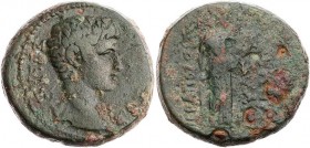 PHRYGIEN HIERAPOLIS
Augustus, 27 v. Chr. - 14 n. Chr. AE-Tetrachalkon unter Dryas, Grammateus Vs.: Kopf n. r., Rs.: Apollon steht mit Kithara n. r. S...